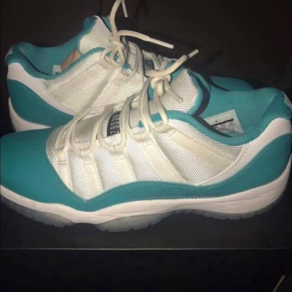 Air Jordan 11 Retro Low White/Turbo Green